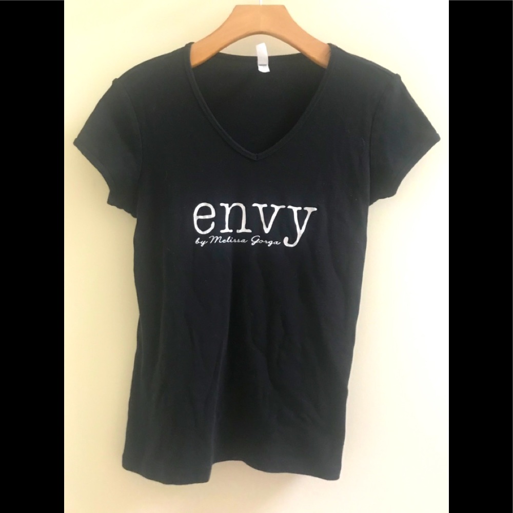Envy by Melissa gorge v neck tee